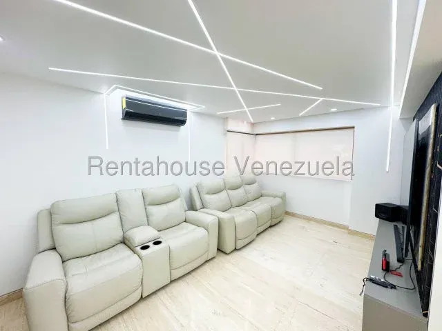Exclusividad y Lujo Totalmente Remodelado en Las Mercedes - Julio Morales Rah - 8