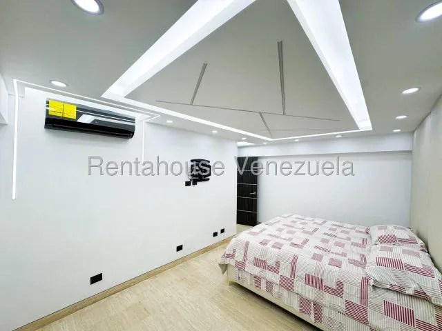 Exclusividad y Lujo Totalmente Remodelado en Las Mercedes - Julio Morales Rah - 18