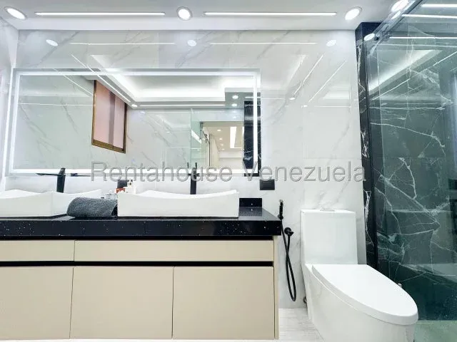 Exclusividad y Lujo Totalmente Remodelado en Las Mercedes - Julio Morales Rah - 20