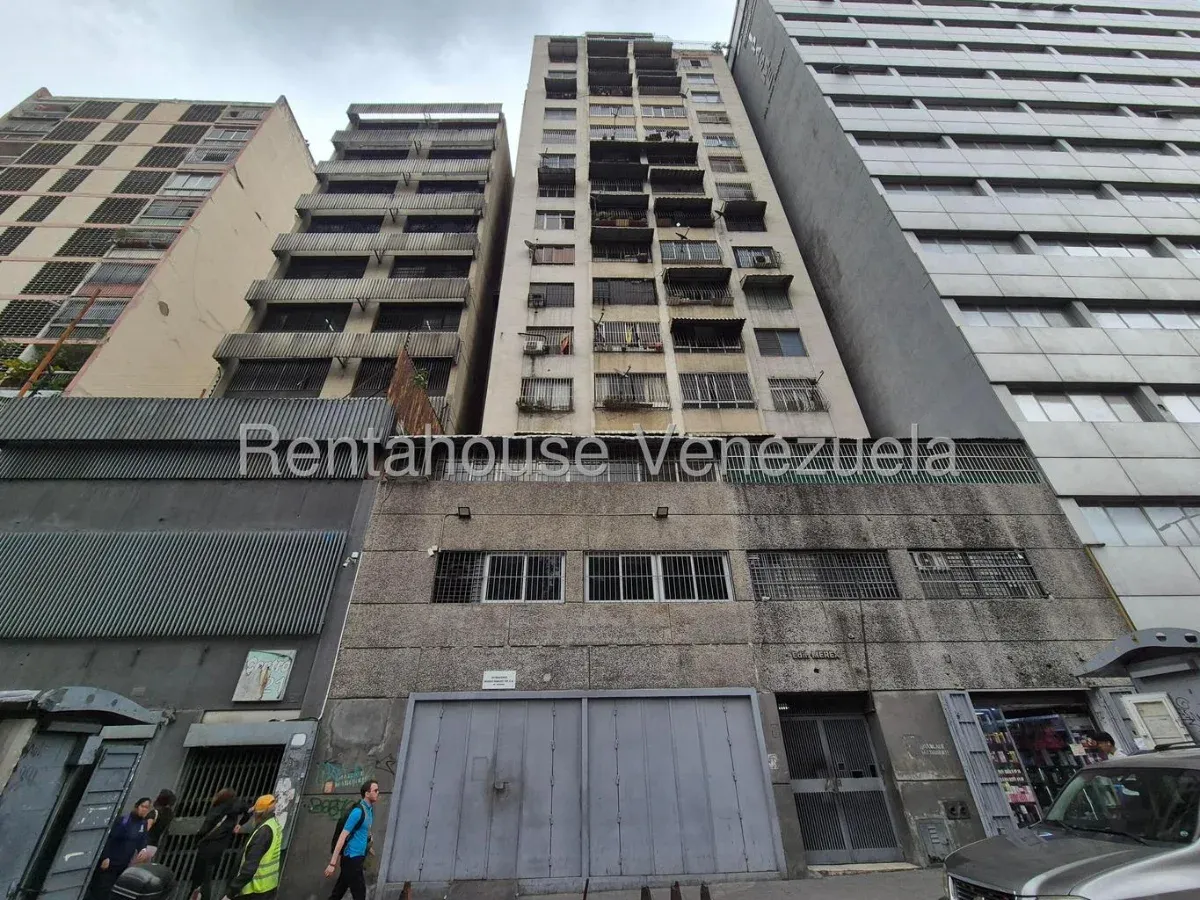 Oportunidad Única Amplio y Luminoso Apartamento en Av. Fuerzas Armadas (89 m²) - Julio Morales Rah - 21