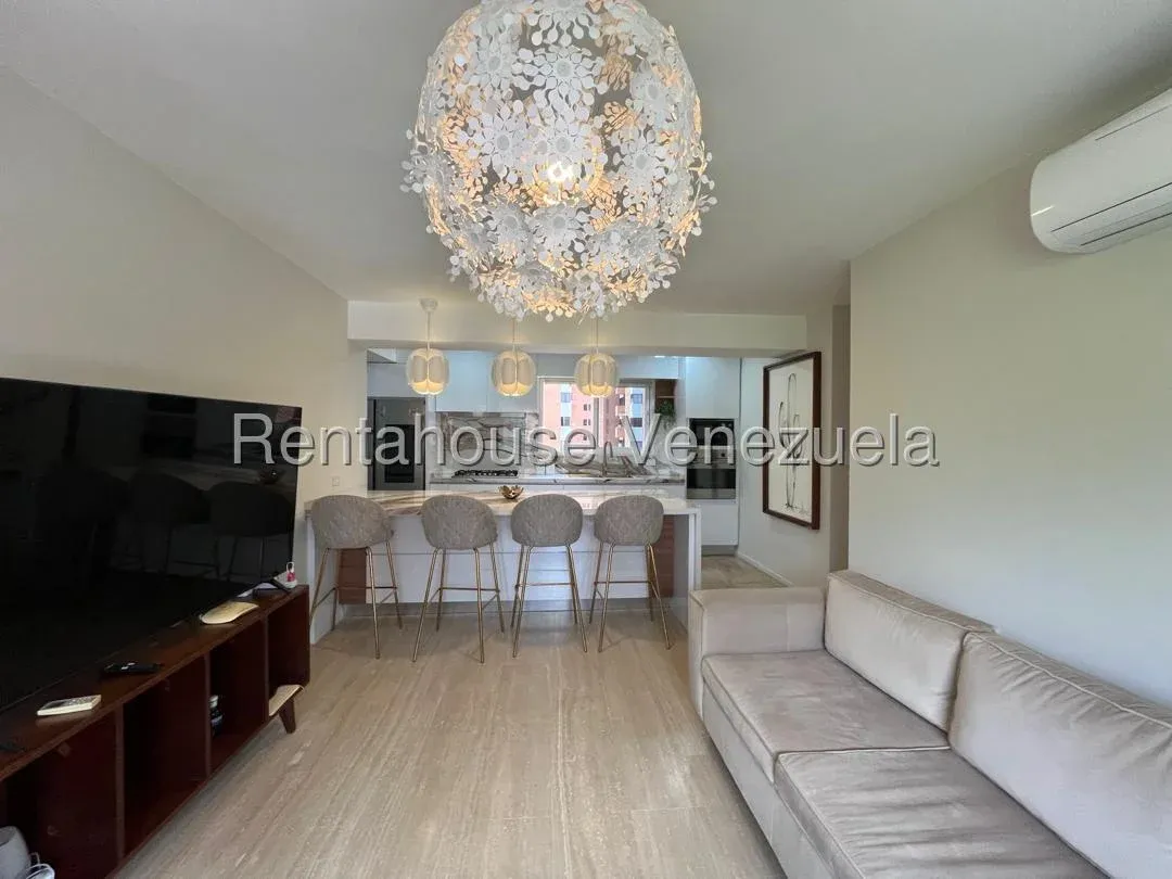 Exclusivo y Moderno Apartamento en El Rosal – Lujo, Confort y Seguridad - Julio Morales Rah - 2