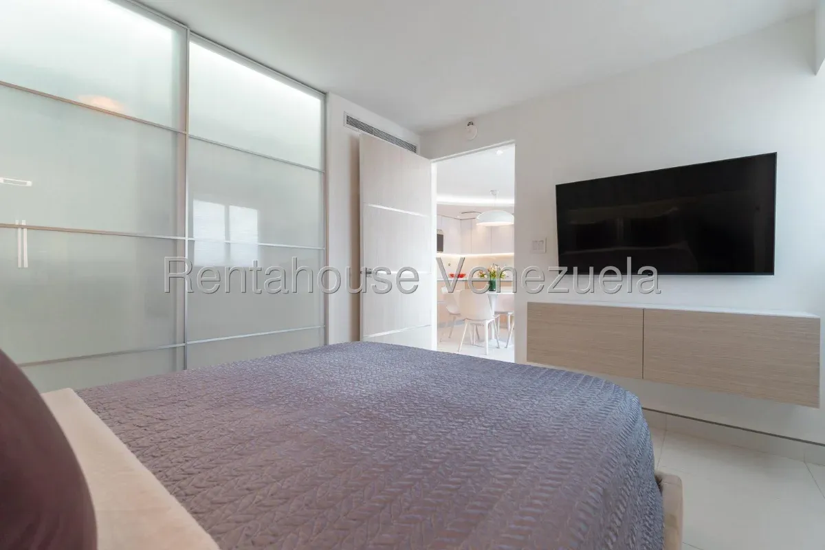 Espectacular Apartamento Minimalista en Venta – El Rosal - Julio Morales Rah - 11