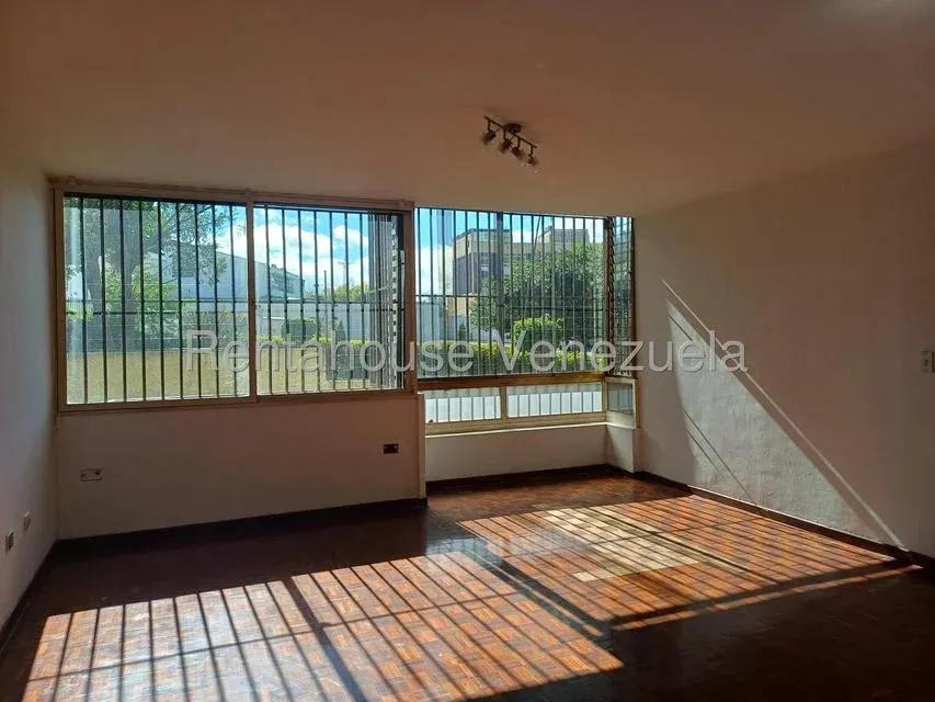 Oportunidad Única Amplio e Iluminado Apartamento en Los Naranjos del Cafetal - Julio Morales Rah - 5