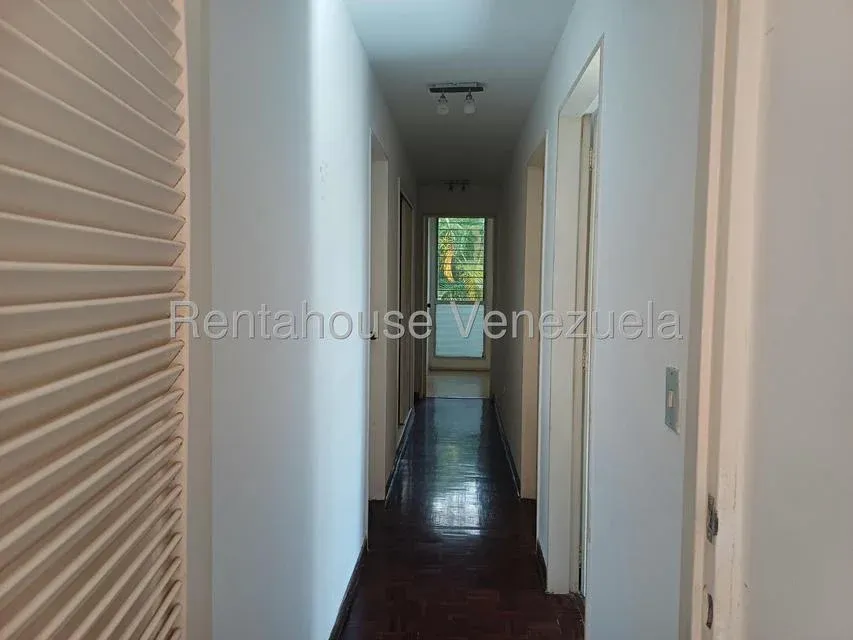 Oportunidad Única Amplio e Iluminado Apartamento en Los Naranjos del Cafetal - Julio Morales Rah - 8