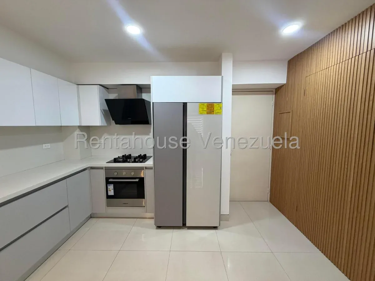 ¡OPORTUNIDAD ÚNICA! Espectacular Apartamento Listo para Mudarse - Julio Morales Rah - 4