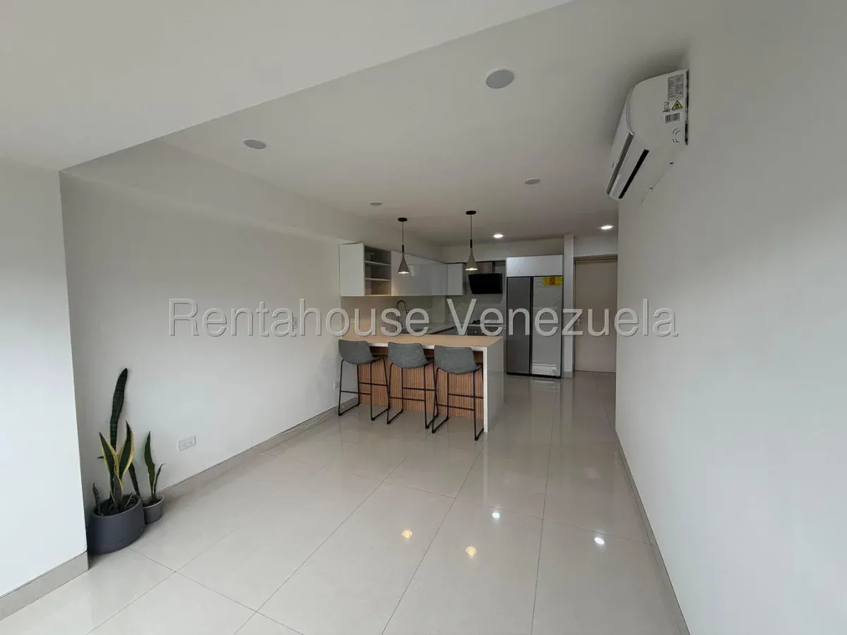 ¡OPORTUNIDAD ÚNICA! Espectacular Apartamento Listo para Mudarse - Julio Morales Rah - 5