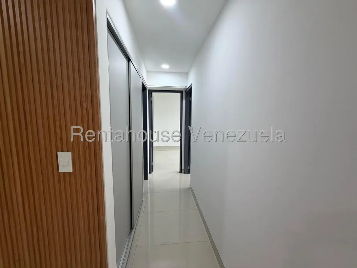 ¡OPORTUNIDAD ÚNICA! Espectacular Apartamento Listo para Mudarse - Julio Morales Rah - 8