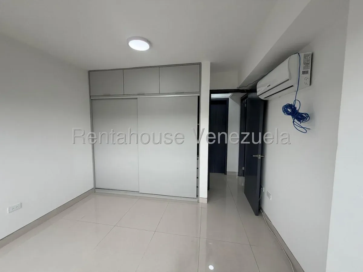 ¡OPORTUNIDAD ÚNICA! Espectacular Apartamento Listo para Mudarse - Julio Morales Rah - 11