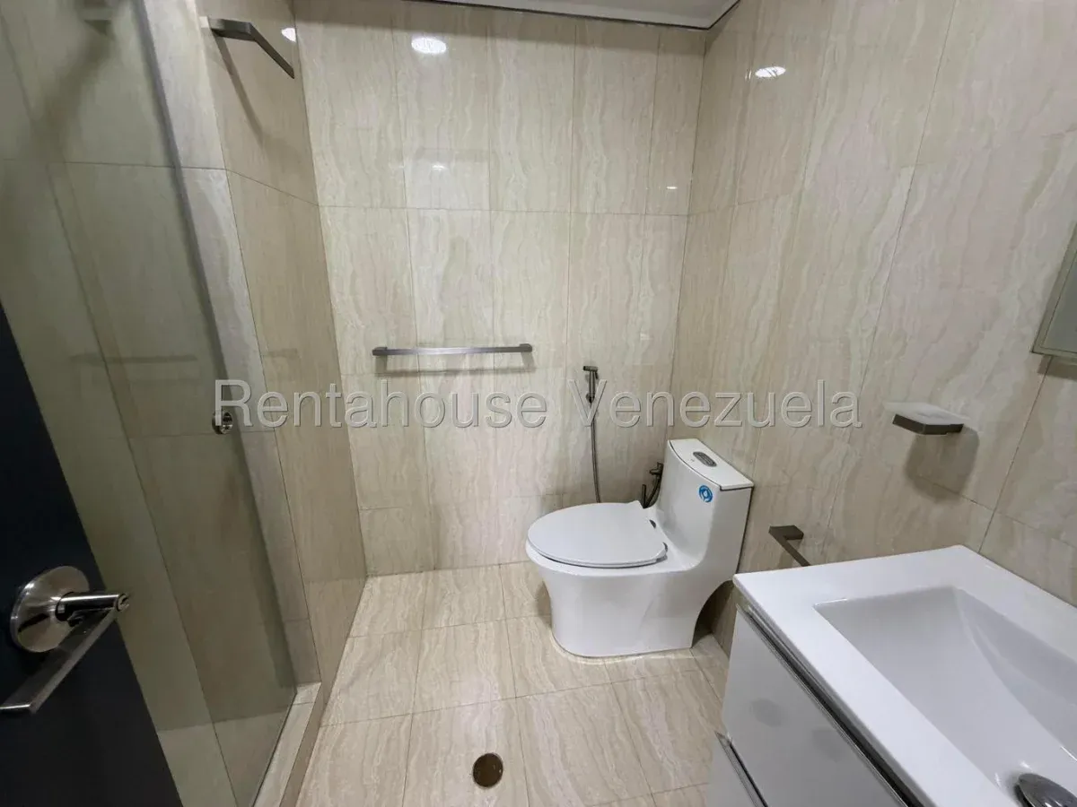 ¡OPORTUNIDAD ÚNICA! Espectacular Apartamento Listo para Mudarse - Julio Morales Rah - 16