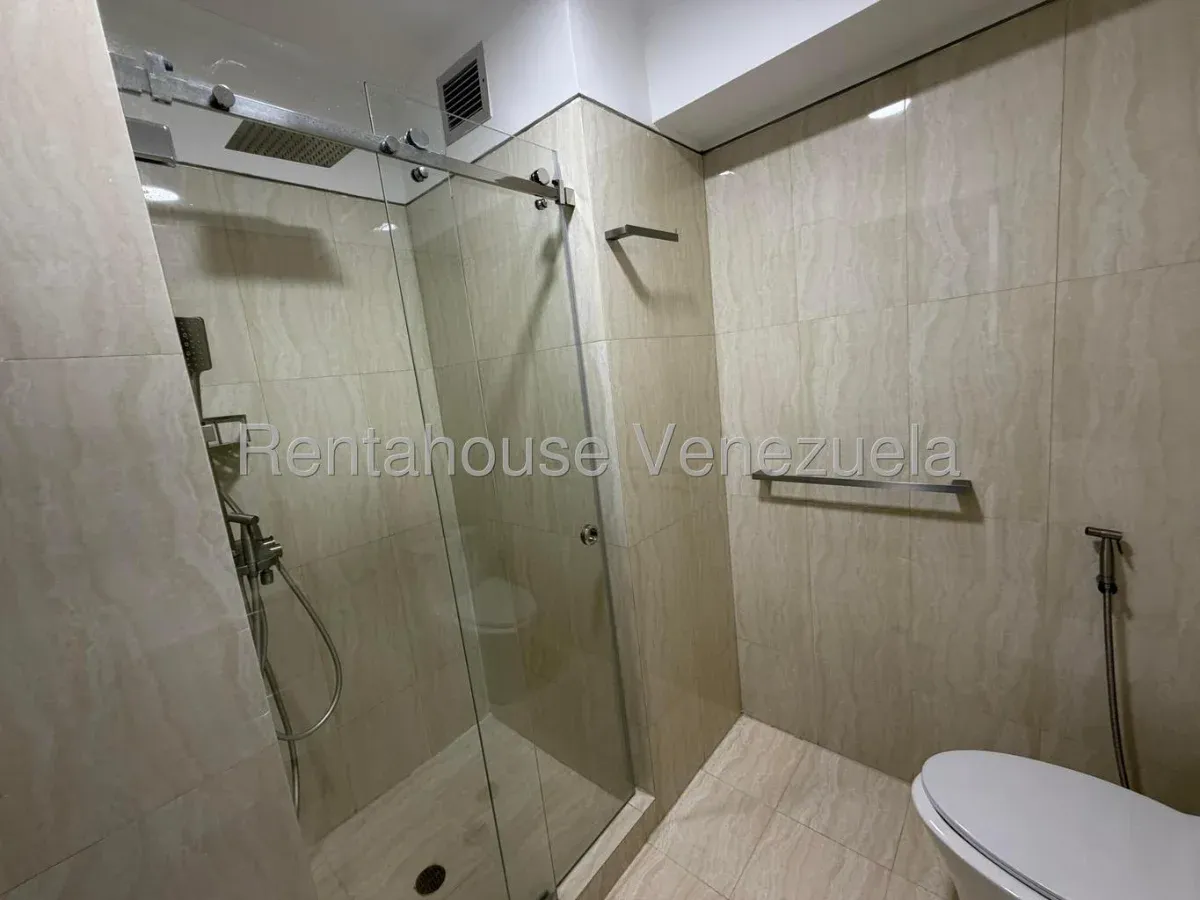 ¡OPORTUNIDAD ÚNICA! Espectacular Apartamento Listo para Mudarse - Julio Morales Rah - 17