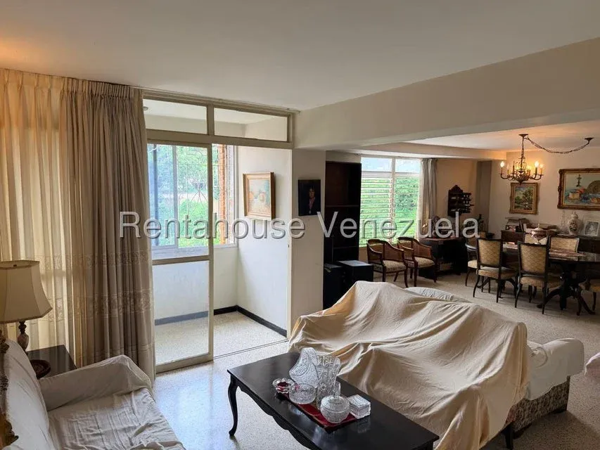 Excelente Oportunidad de Inversión: Amplio Apartamento a Remodelar en El Cafetal - Julio Morales Rah - 2