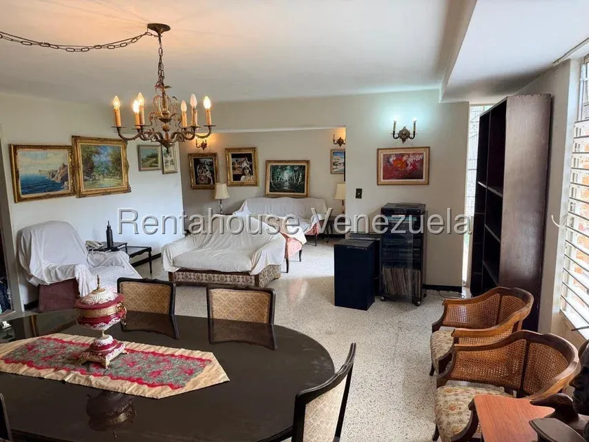 Excelente Oportunidad de Inversión: Amplio Apartamento a Remodelar en El Cafetal - Julio Morales Rah - 5