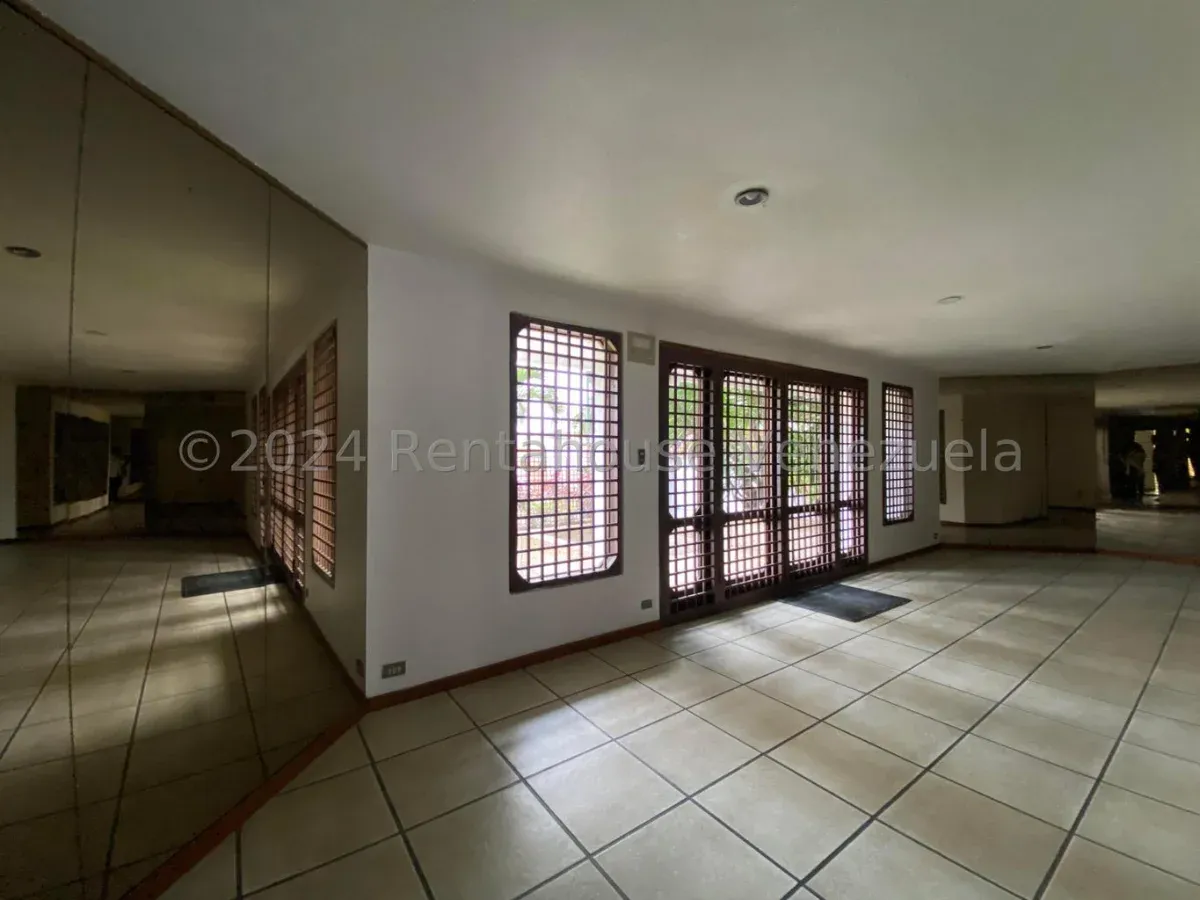 Espectacular Apartamento en Macaracuay! Espacio, Confort y Vista Sobresaliente - Julio Morales Rah - 2