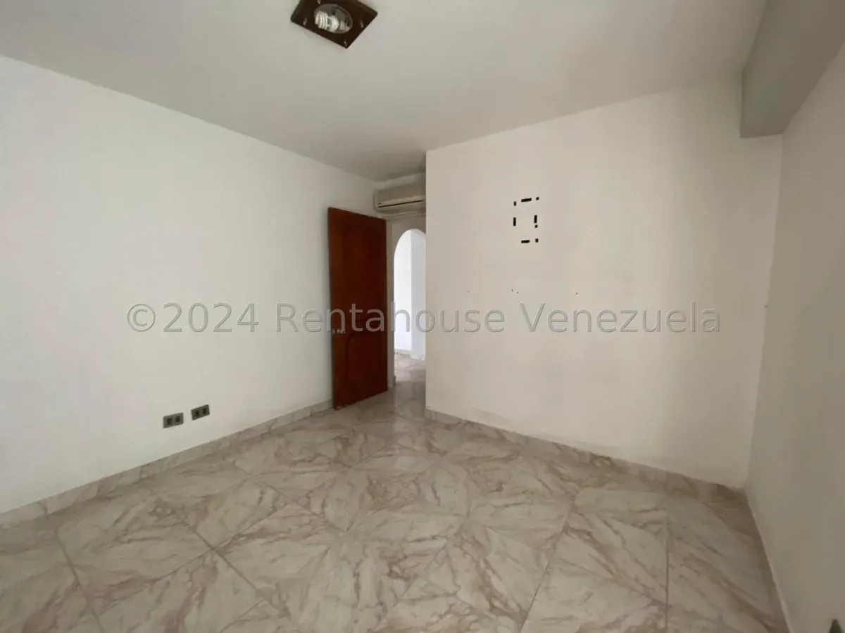 Espectacular Apartamento en Macaracuay! Espacio, Confort y Vista Sobresaliente - Julio Morales Rah - 12