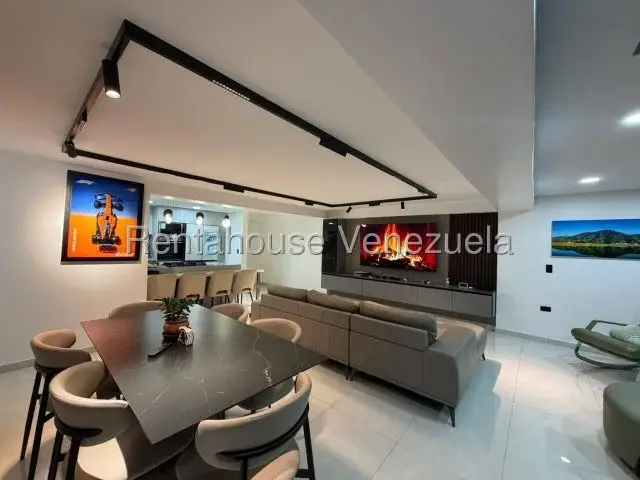 Espectacular PH Duplex Remodelado con Terraza Privada y Vigilancia 24/7 - Julio Morales Rah