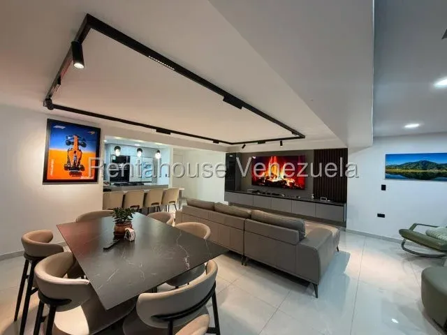 Espectacular PH Duplex Remodelado con Terraza Privada y Vigilancia 24/7 - Julio Morales Rah