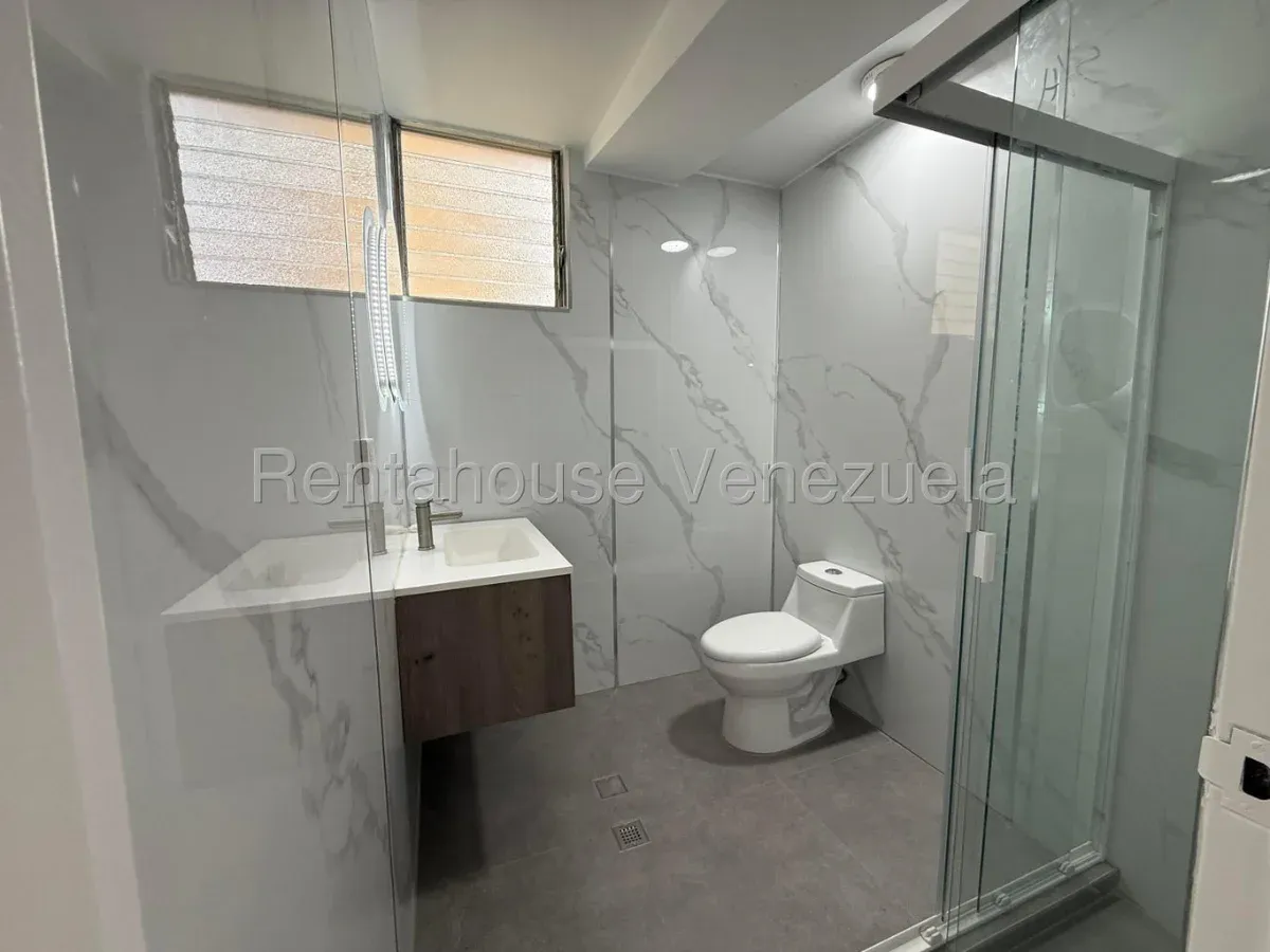 Espectacular Apartamento Moderno, Recién Remodelado y Listo para Habitar - Julio Morales Rah - 15