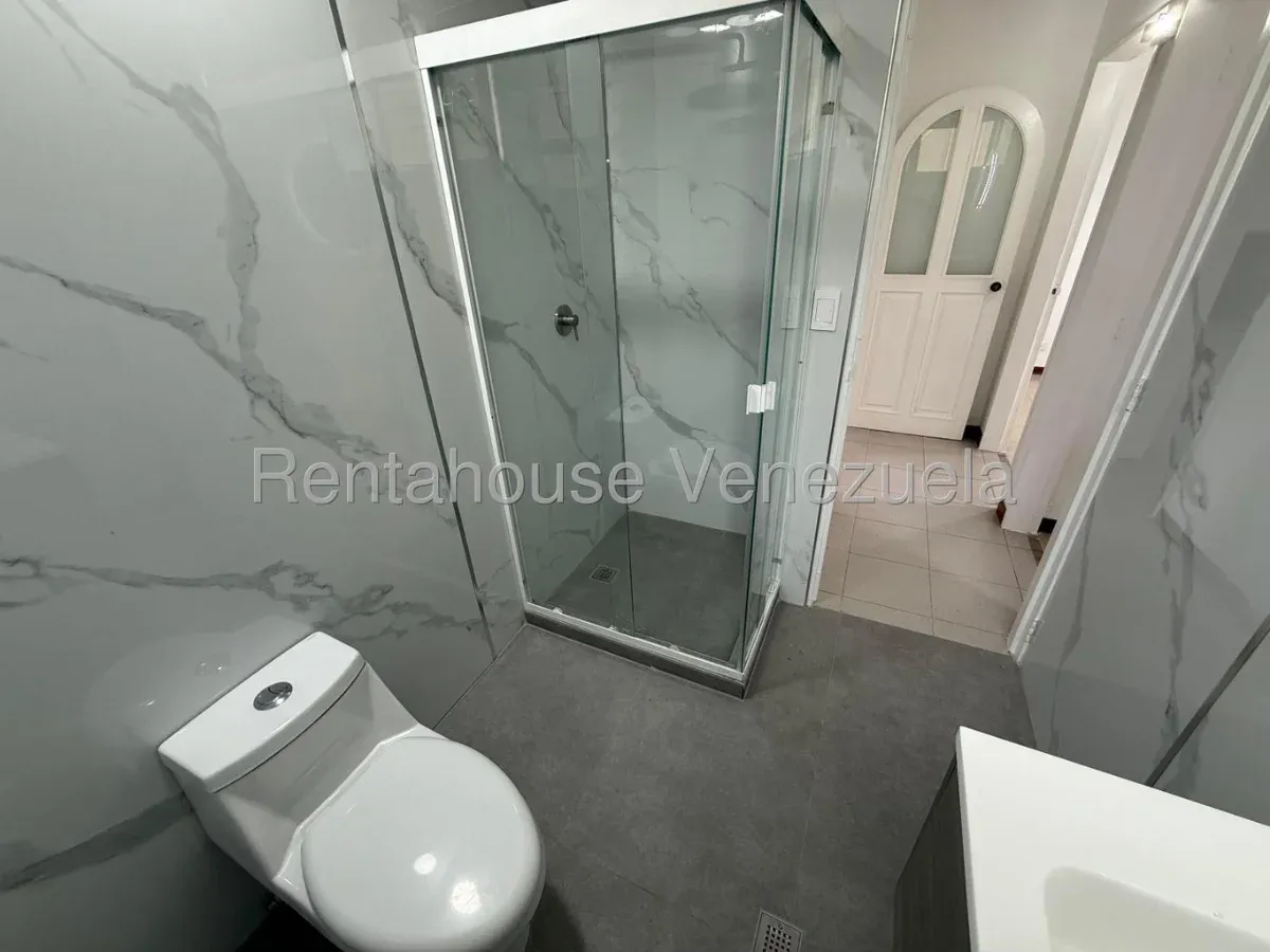 Espectacular Apartamento Moderno, Recién Remodelado y Listo para Habitar - Julio Morales Rah - 17