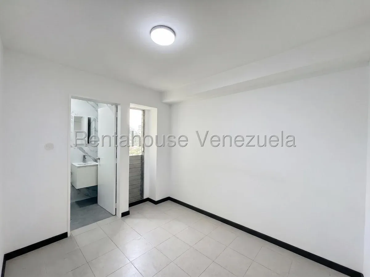 Espectacular Apartamento Moderno, Recién Remodelado y Listo para Habitar - Julio Morales Rah - 20