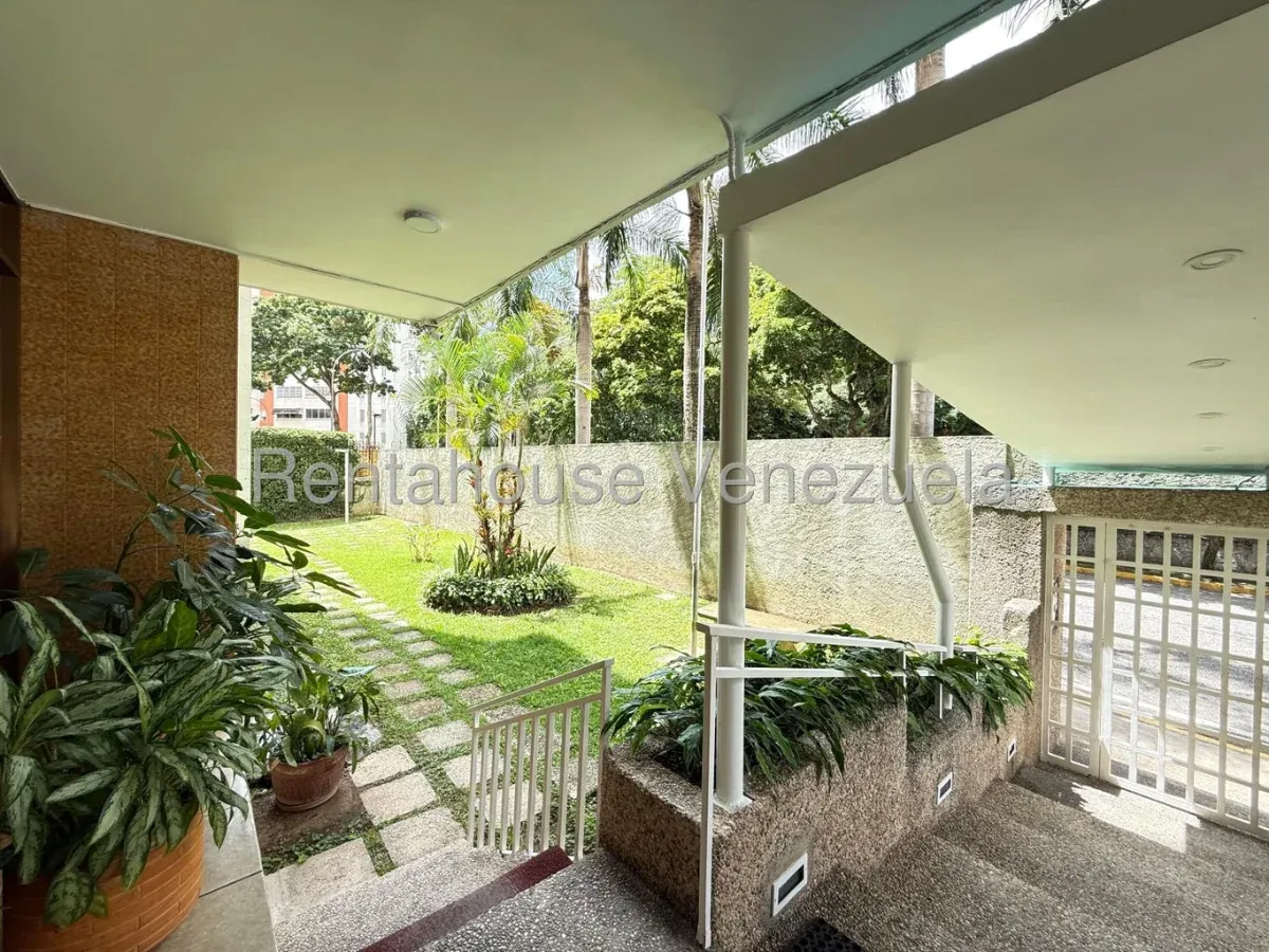 Espectacular Apartamento Moderno, Recién Remodelado y Listo para Habitar - Julio Morales Rah - 24