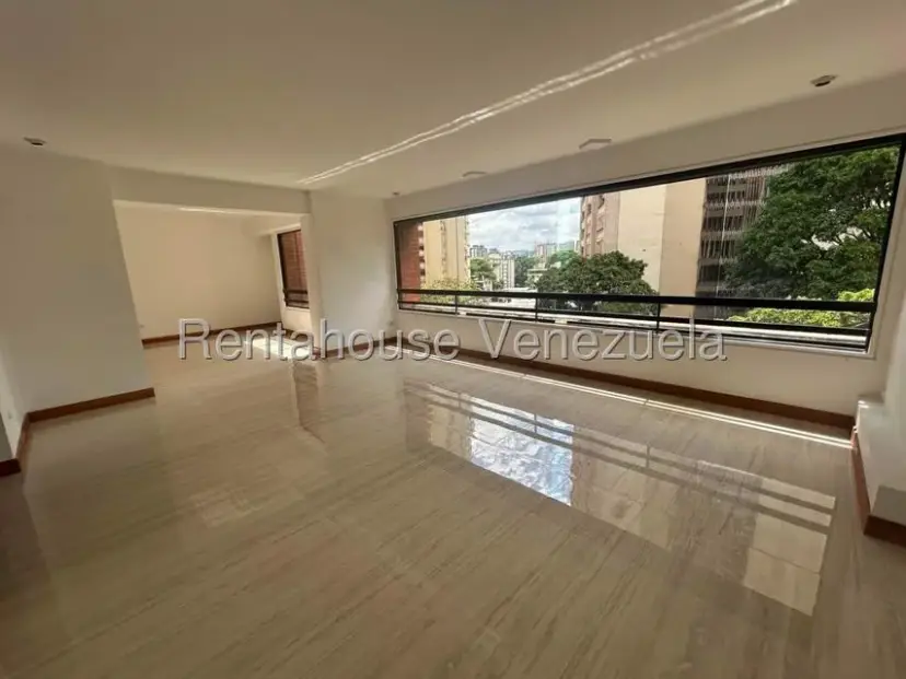 Venta | Exclusivo Apto Actualizado en Los Dos Caminos – Residencias Balmoral - Julio Morales Rah