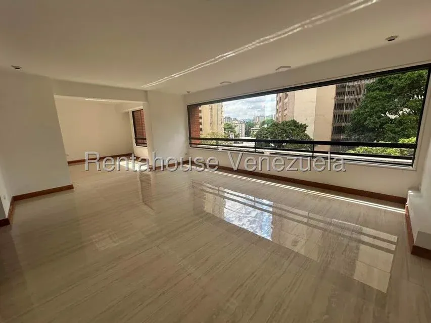 Venta | Exclusivo Apto Actualizado en Los Dos Caminos – Residencias Balmoral - Julio Morales Rah
