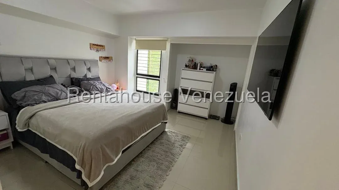 Venta apartamento remodelado en Altos de Manzanares - 2