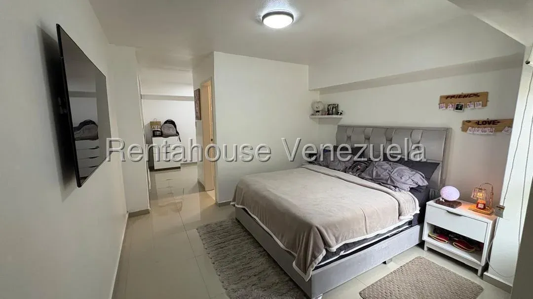 Venta apartamento remodelado en Altos de Manzanares - 4