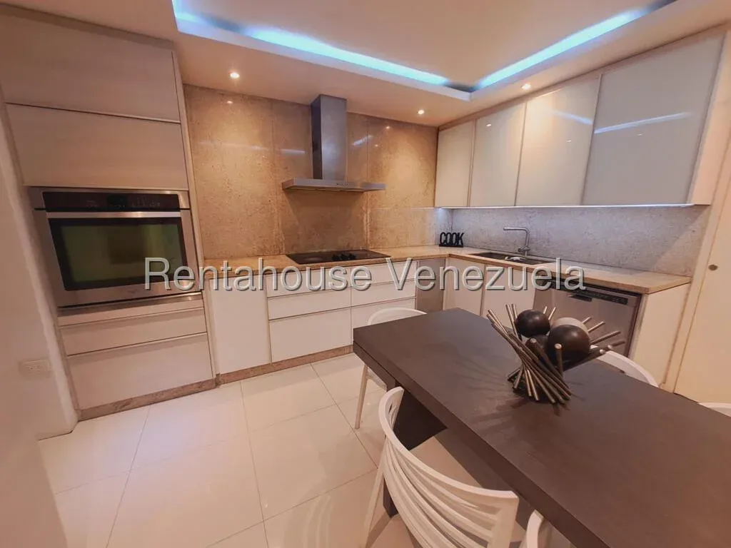 Casa en Venta PRados del Este Av Rio de Oro - 14