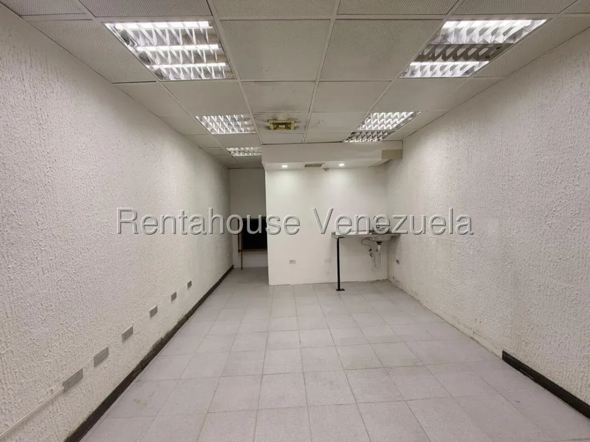 Local en Venta Prados del Este CC La Piramide - 5