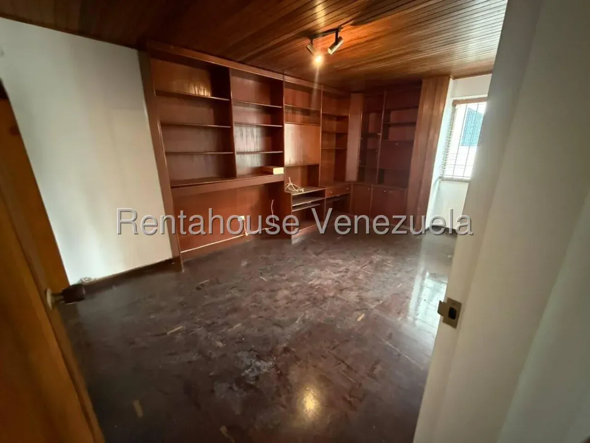 Venta clásico apartamento en Las Mercedes  - 2