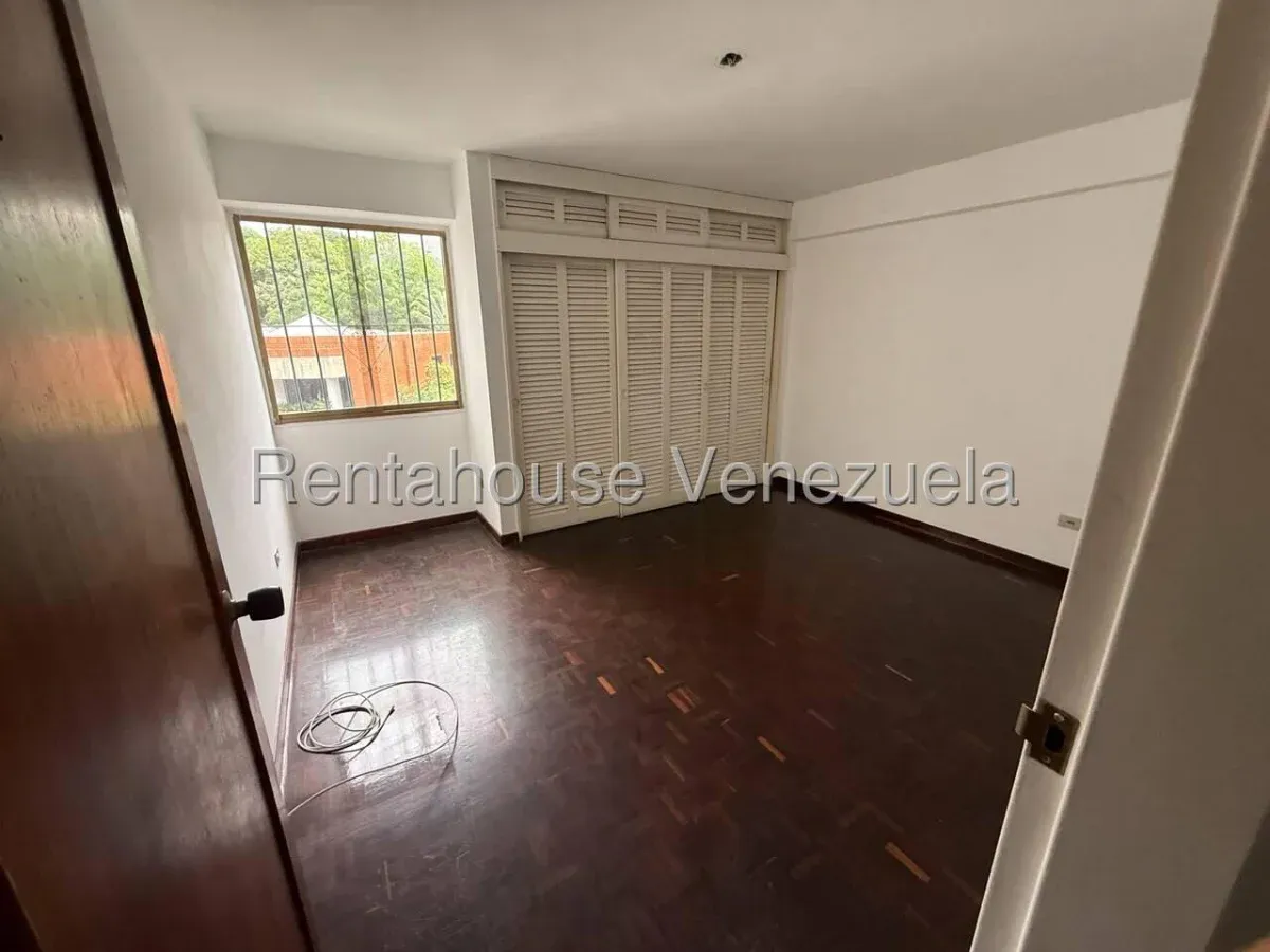 Venta clásico apartamento en Las Mercedes  - 4