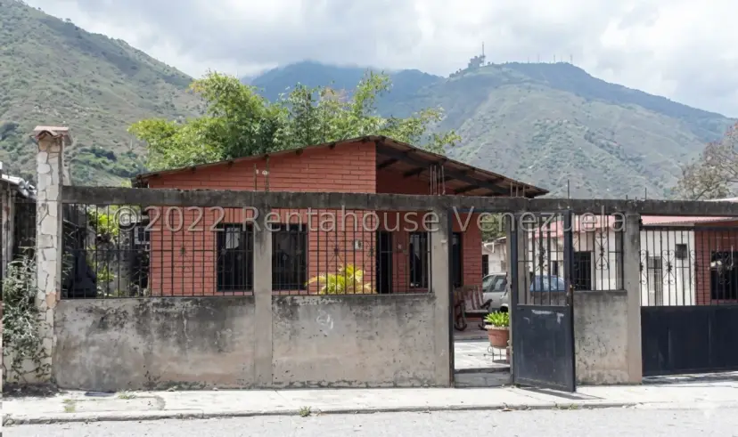 Casa en Venta, en Mendoza Fría 