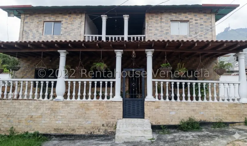 Casa-Dúplex en Venta, Ubicada en Las Malvinas Pampan 
