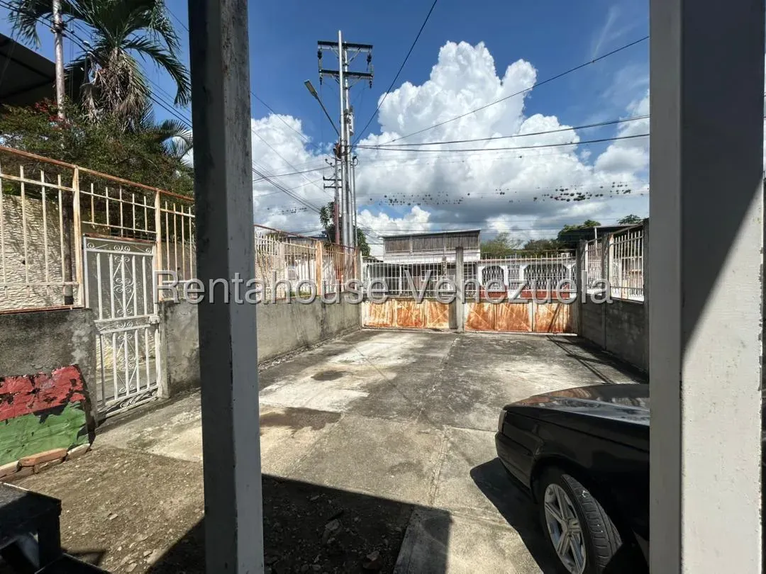 Casa Familiar en Venta, ubicada en la Urbanización Libertador, Plata III en Valera - 12