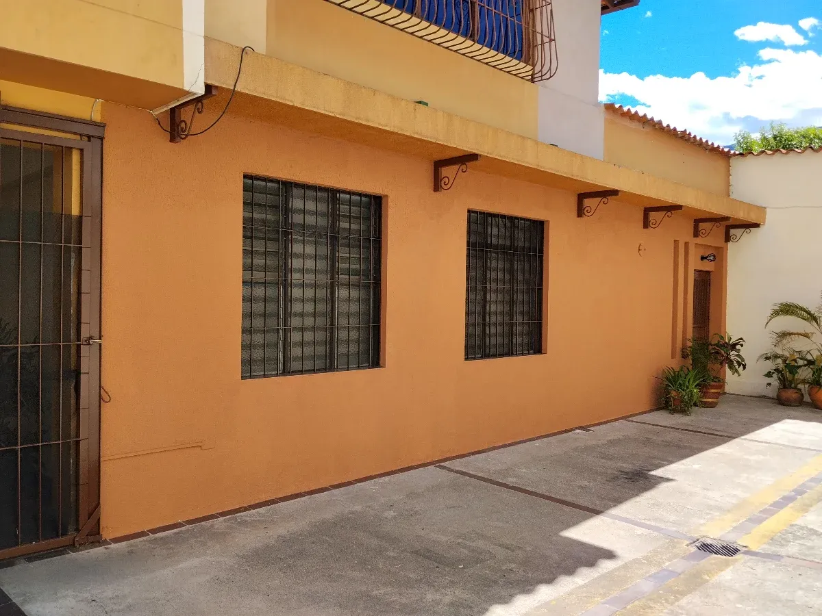 HERMOSO APARTAMENTO TIPO CASA CON ANEXO - 23