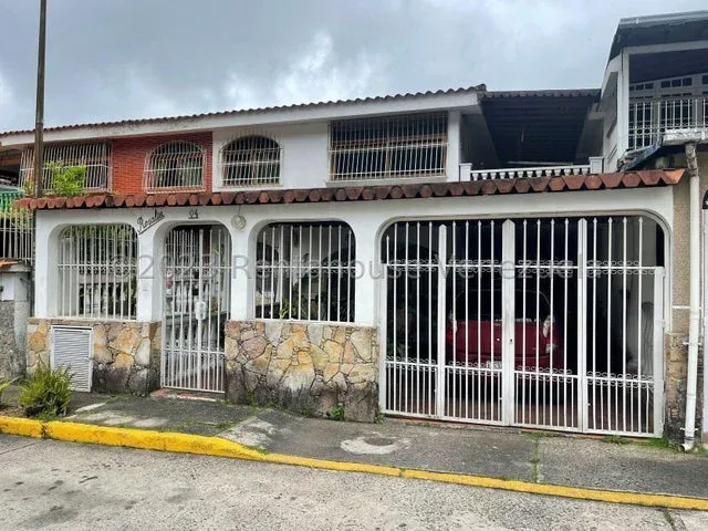 Casa en venta en Urb. Cerrada Colinas de Carrizal Altos Mirandinos