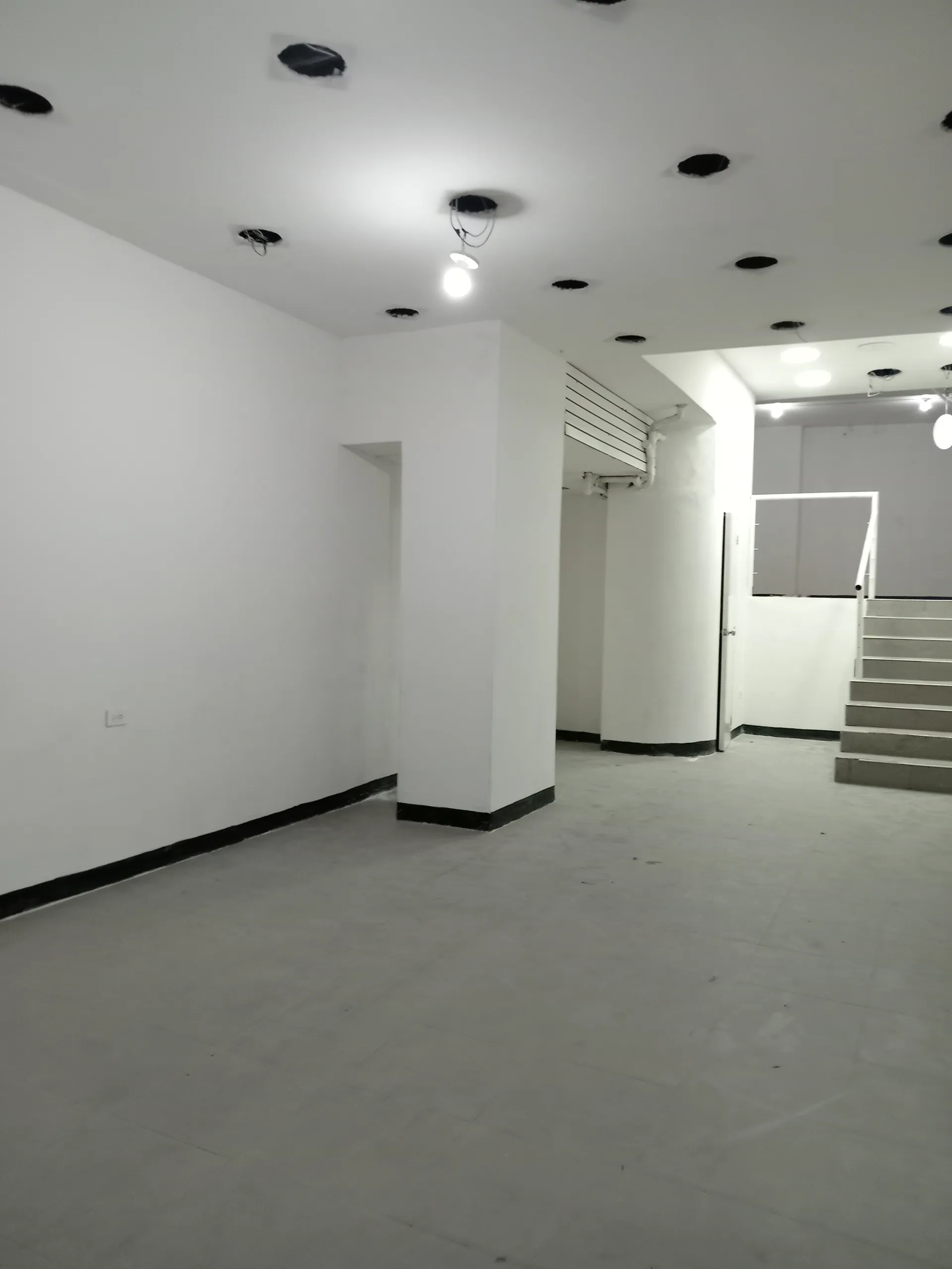 Excelente e inmejorable punto comercial en pleno centro de Caracas - 12