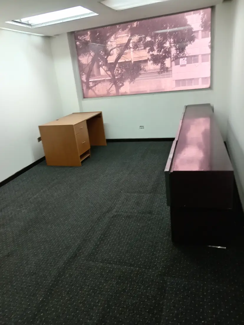 LOCAL EN VENTA EN PLENO CENTRO DE CARACAS — 17
