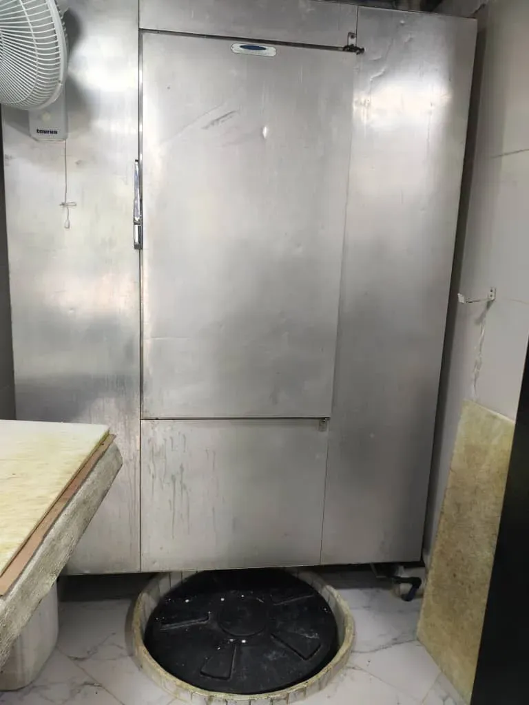 Se vende local comercial de 22 mts² con baño más fondo de comercio mobiliario nuevo y inventario  - 19