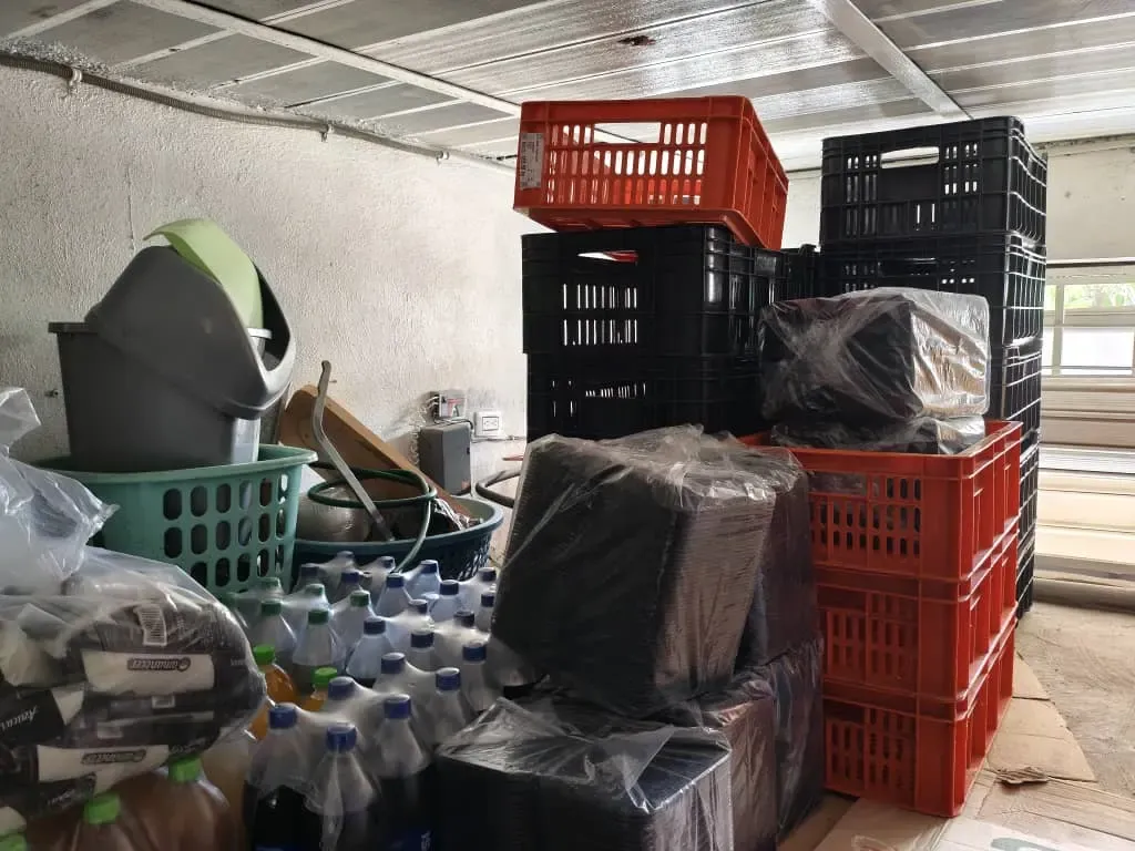 Se vende local comercial de 22 mts² con baño más fondo de comercio mobiliario nuevo y inventario  - 20