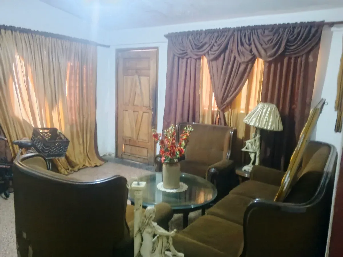 VENTA DE CASA PARA REMODELAR EN LA COROMOTO. Codigo de publicación en la página #26-17475 - 6