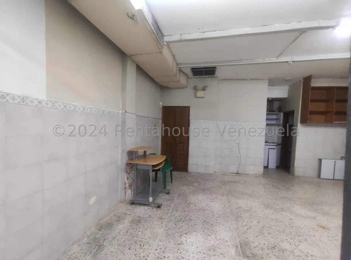 local comercial con en Av Padilla - 4