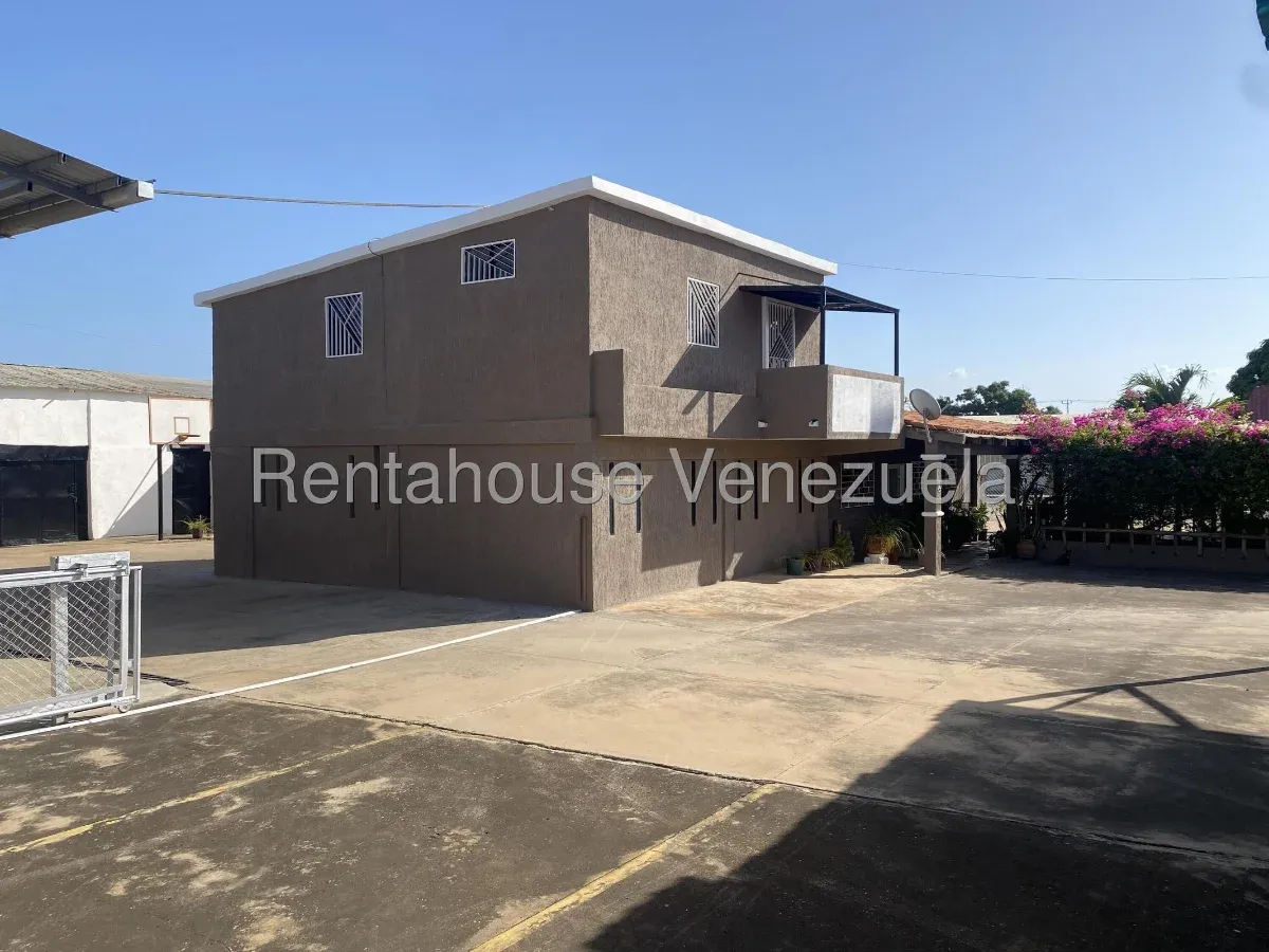 Venta de Galpón Comercial (Oficina) en zona industrial maracaibo  - 4