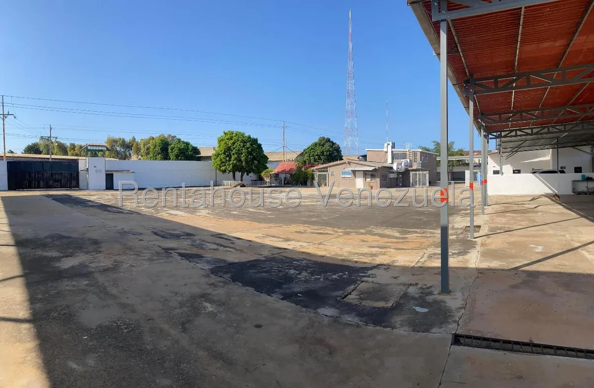 Venta de Galpón Comercial (Oficina) en zona industrial maracaibo  - 8