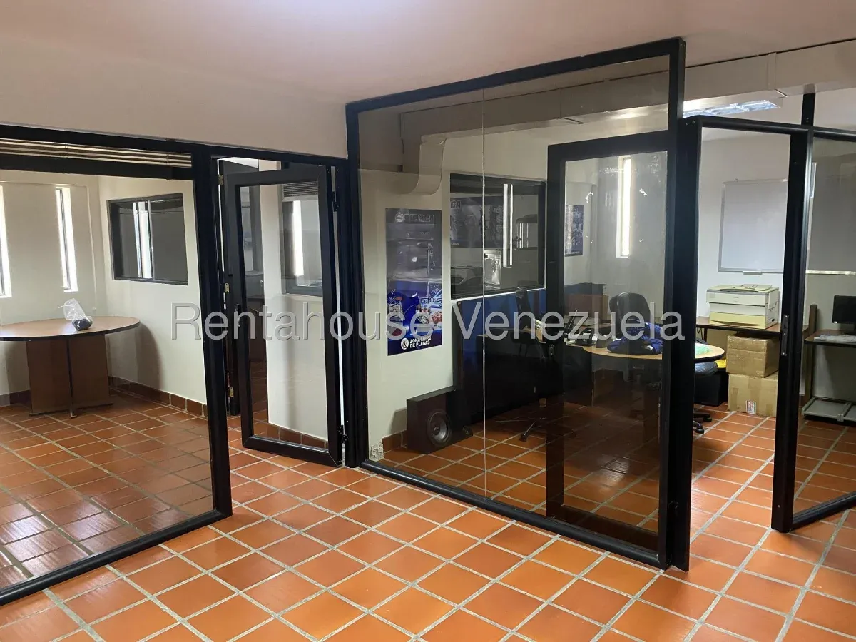 Venta de Galpón Comercial (Oficina) en zona industrial maracaibo  - 9