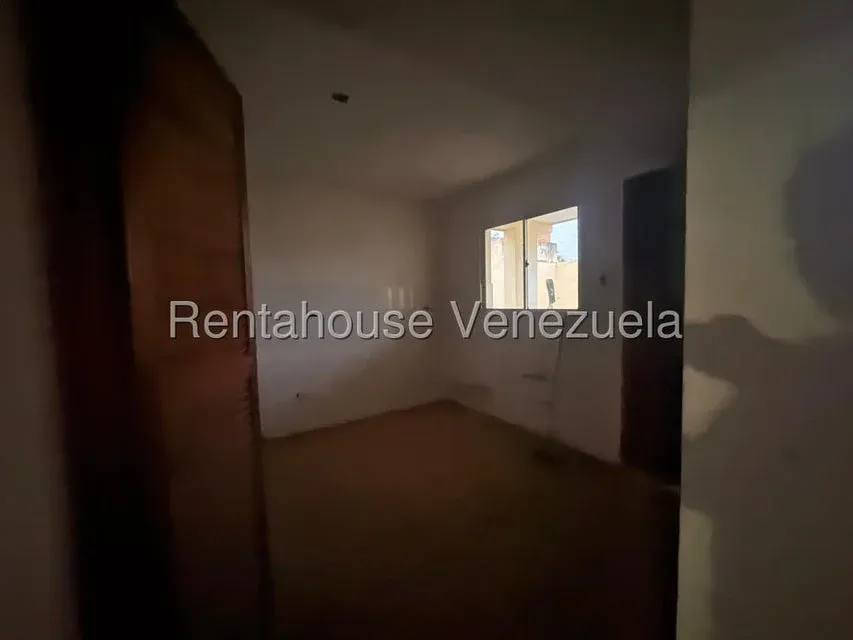 Townhouse en venta en Avenida Milagro Norte  - 5