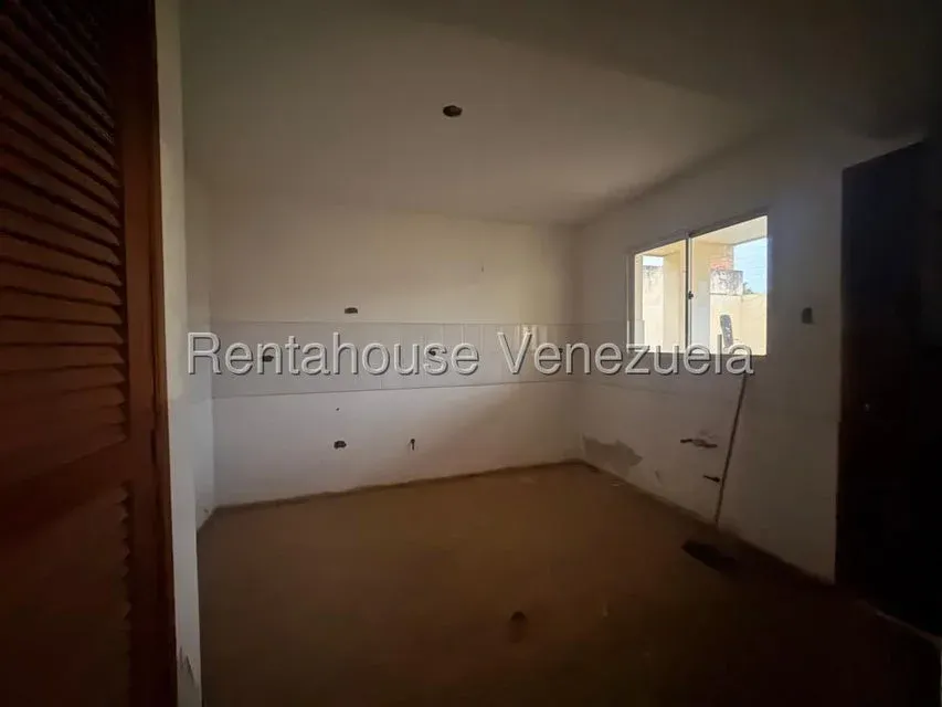 Townhouse en venta en Avenida Milagro Norte  - 6