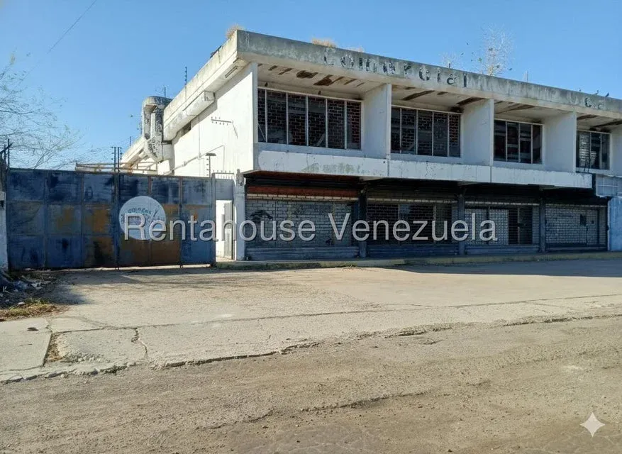 Edificio comercial en Calle 78 manzana de oro