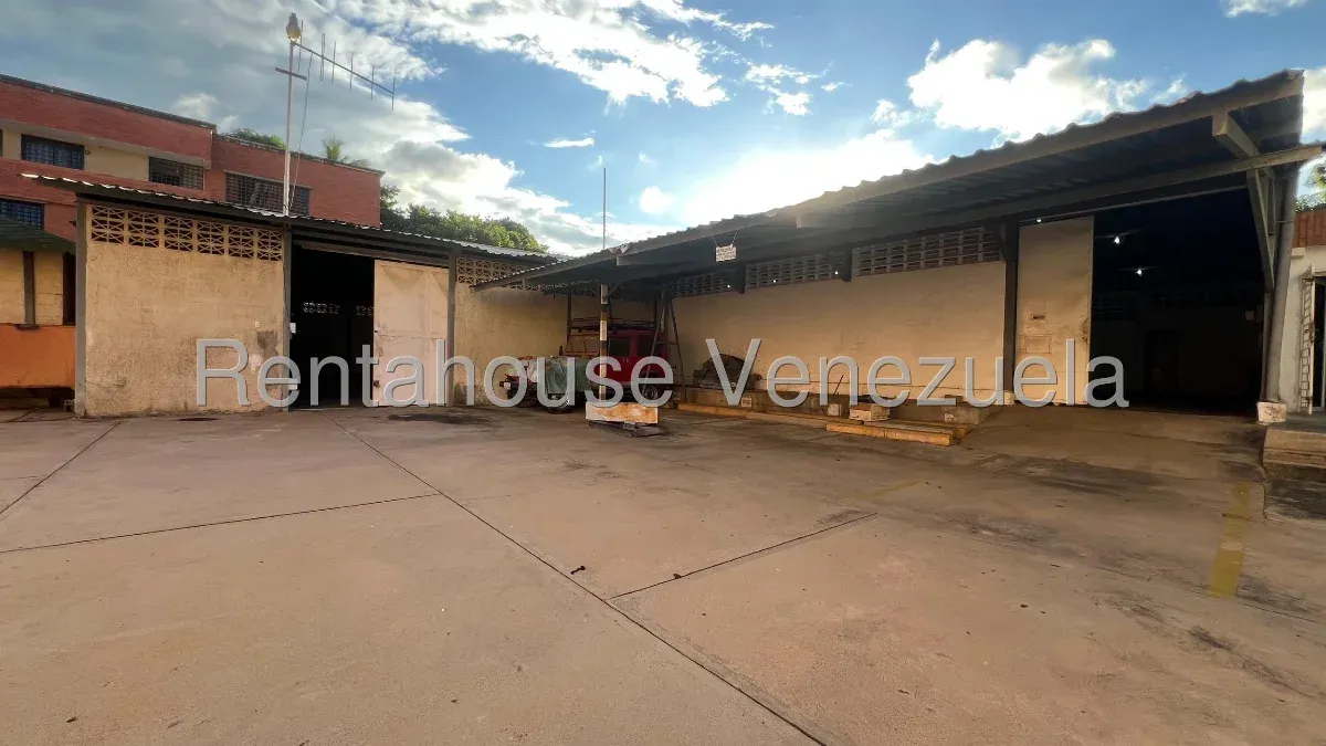 Comercial (Edificio galpon) en Venta en Las Mercedes - 12
